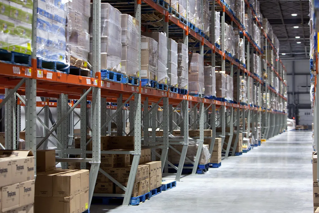 Ilustração de Centro de distribuição — Balzac Fresh Food Distribution Center - Floor Reflectivity