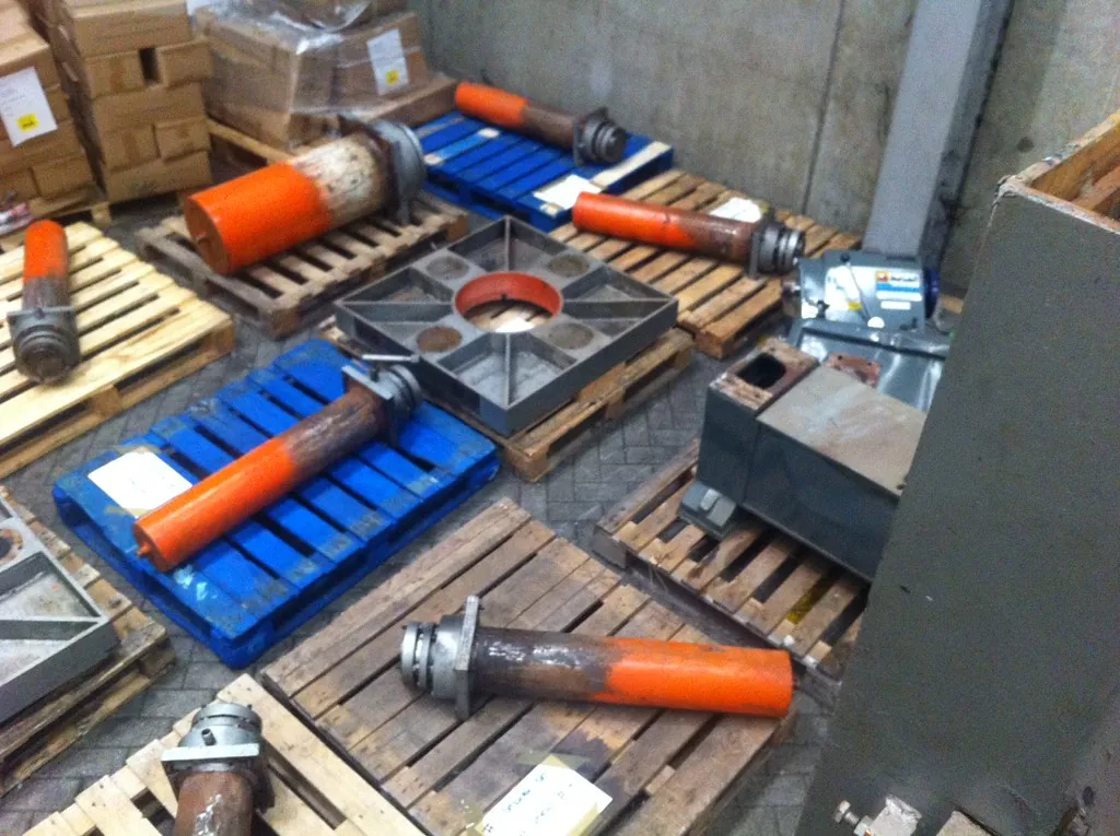 Ilustração de Ex-tarifário — Industrial machinery