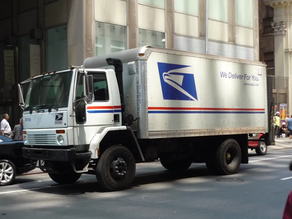 Ilustração de Frete — USPS Ford Cargo
